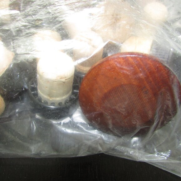 Wine Corks for Crafts x 100 PLUS Bonus - Picture 4 of 4